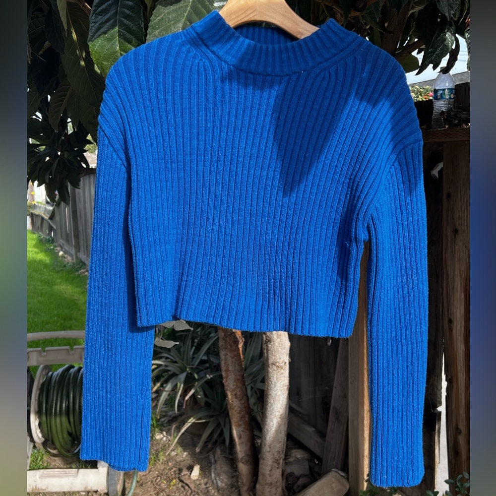 H&M Blue knitted sweater